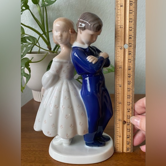 Bing & Grondahl Danish Boy & Girl Porcelain Figurine by Claire Weiss 1970s B&G - Picture 9 of 10
